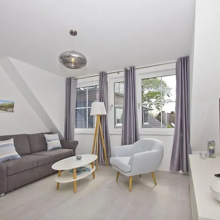 Haus Inselwind 19 Meerwellen Mit Gratis Nutzung Vom Ahoi Erlebnisbad Und Sauna In Sellin Groß Zicker