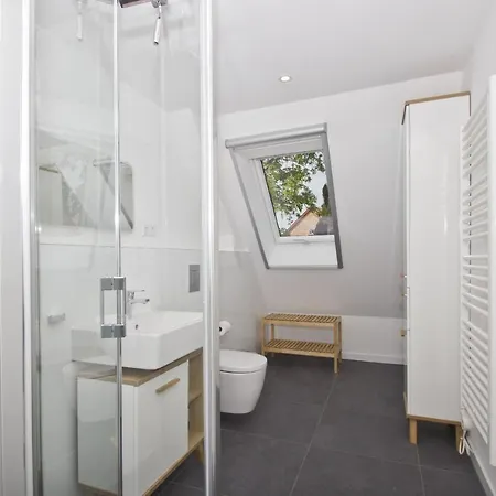 Haus Inselwind 19 Meerwellen Mit Gratis Nutzung Vom Ahoi Erlebnisbad Und Sauna In Sellin Apartmán *