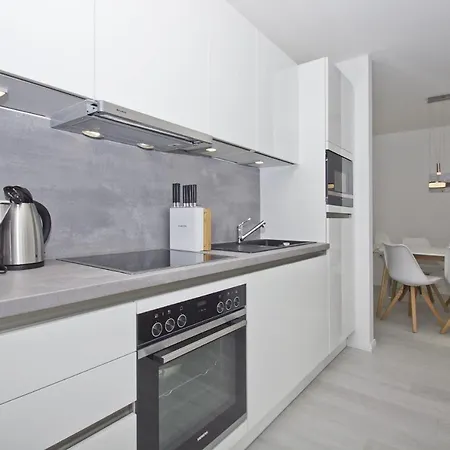 Apartmán Haus Inselwind 19 Meerwellen Mit Gratis Nutzung Vom Ahoi Erlebnisbad Und Sauna In Sellin Groß Zicker