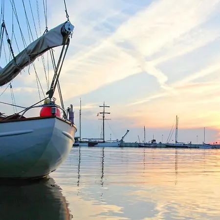 Apartmán Gratis Nutzung Vom Ahoi Erlebnisbad Und Sauna In Sellin - Haus Inselwind Meerwellen Groß Zicker